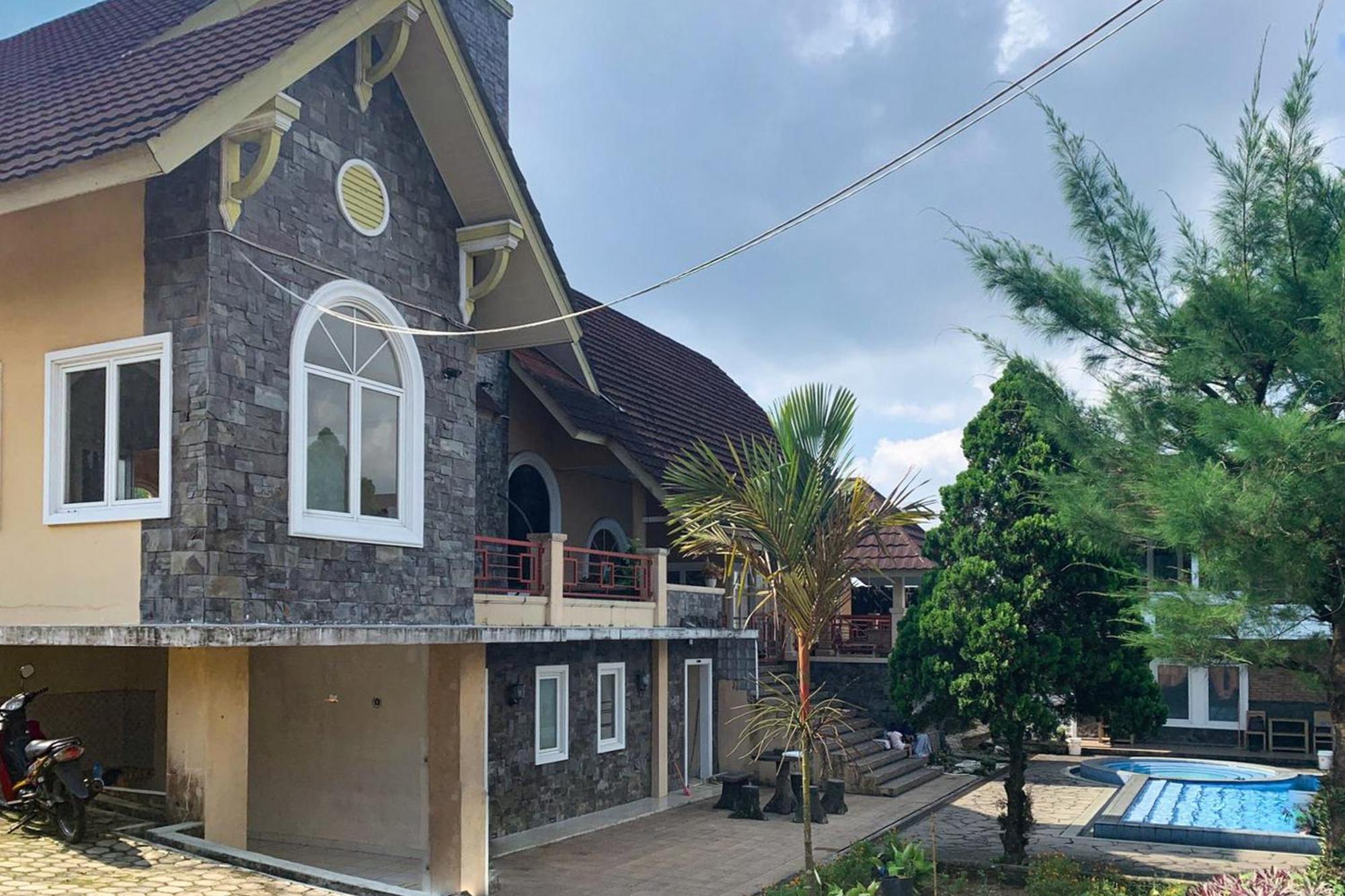 Urbanview Hotel Villa Q Gisting Bandjarnegeri Εξωτερικό φωτογραφία