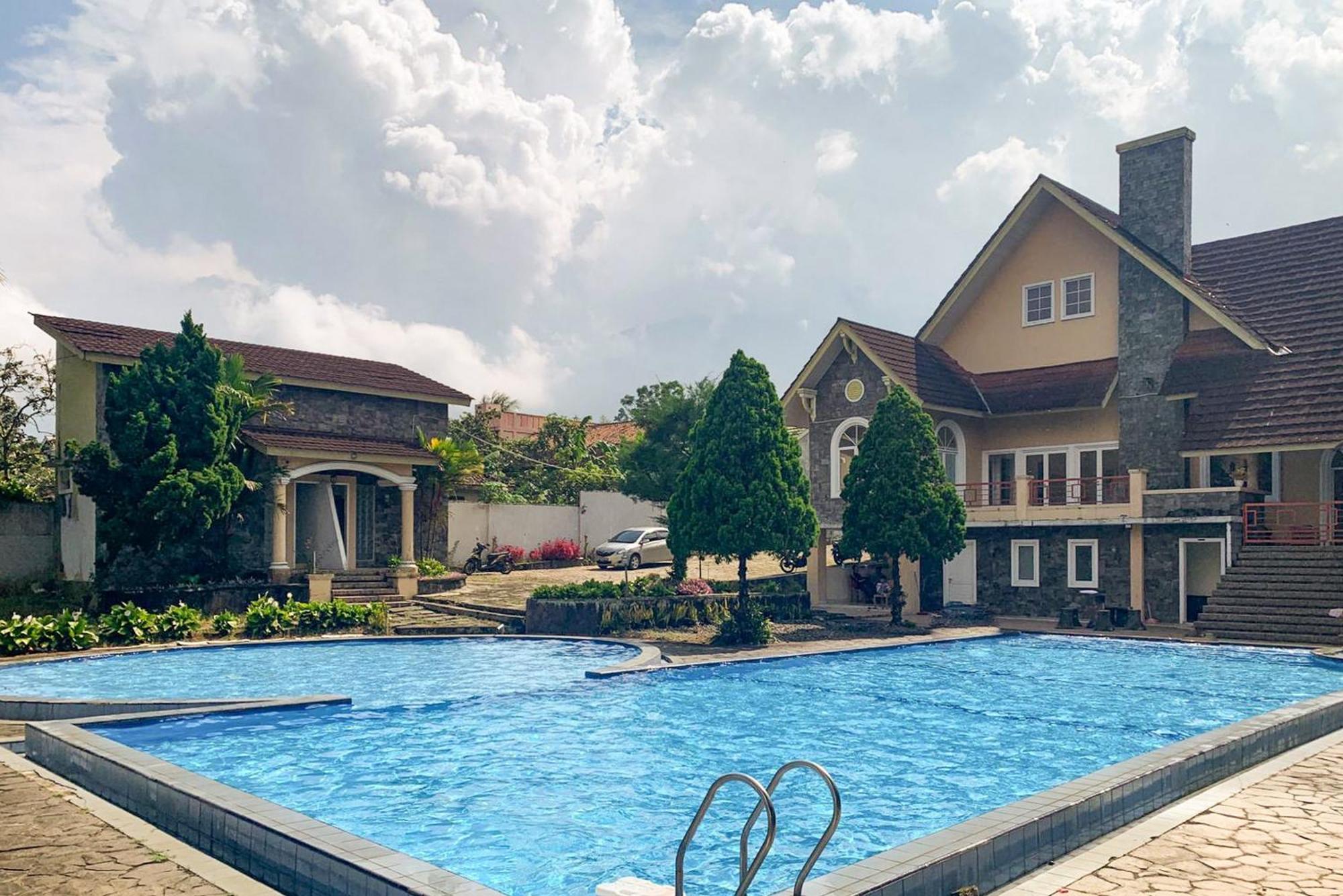 Urbanview Hotel Villa Q Gisting Bandjarnegeri Εξωτερικό φωτογραφία